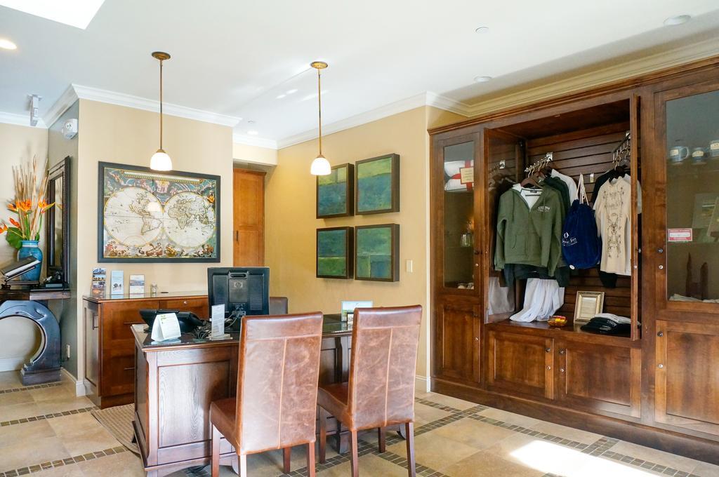 Blue Dolphin Inn Камбрія Екстер'єр фото